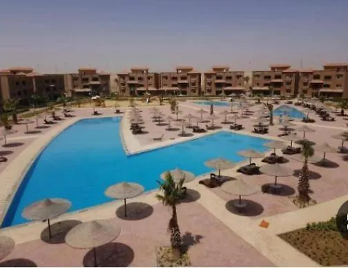 قرية ماليبو / العين السخنة